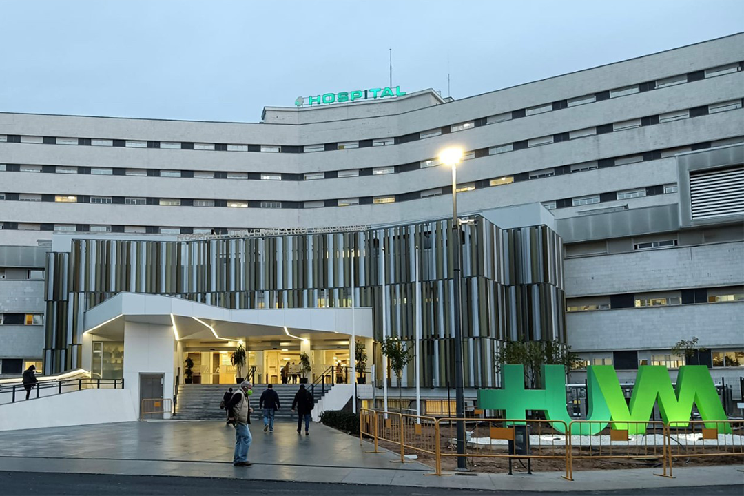 Hospital Universitario Virgen Macarena Sevilla equipado con celosías Brise Soleil Serie BR 314 de Gradhermetic